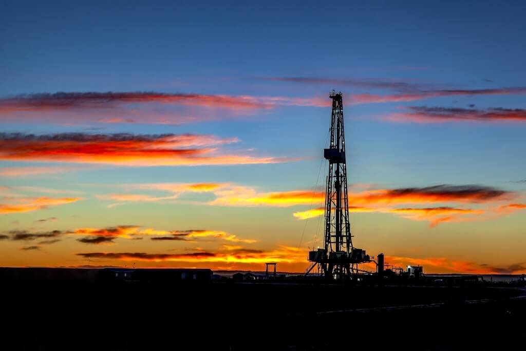 Canada’s Energy Shift: PM Carney Partners with Alberta to Ease Carbon Tax and Advance New Asia-Bound Pipeline Project