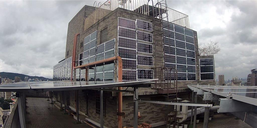 北市首座「3D綠能發電」示範大樓啟用！整合風光儲系統，年減碳逾33噸